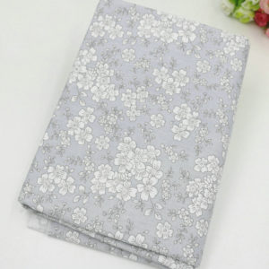 tissu gris - collection perle - 03 - motifs floraux