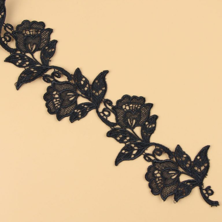 La dentelle, un motif décoratif comme les autres ... - HAL